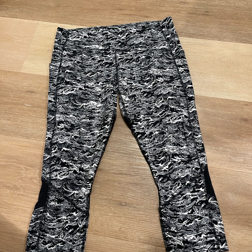 Lululemon crops